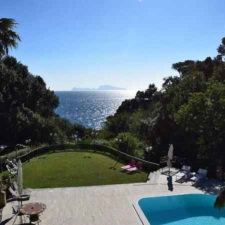 Holidays Naples Family - Pool In Front Of Capri Exteriér fotografie