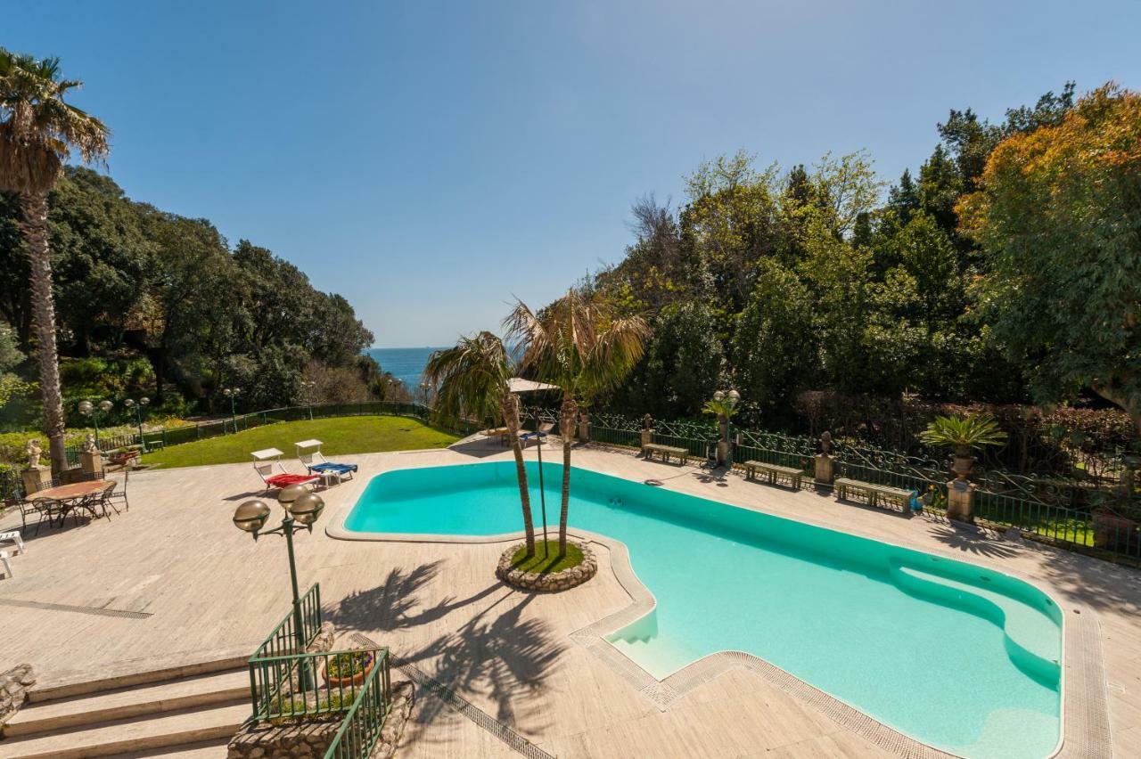 Holidays Naples Family - Pool In Front Of Capri Exteriér fotografie