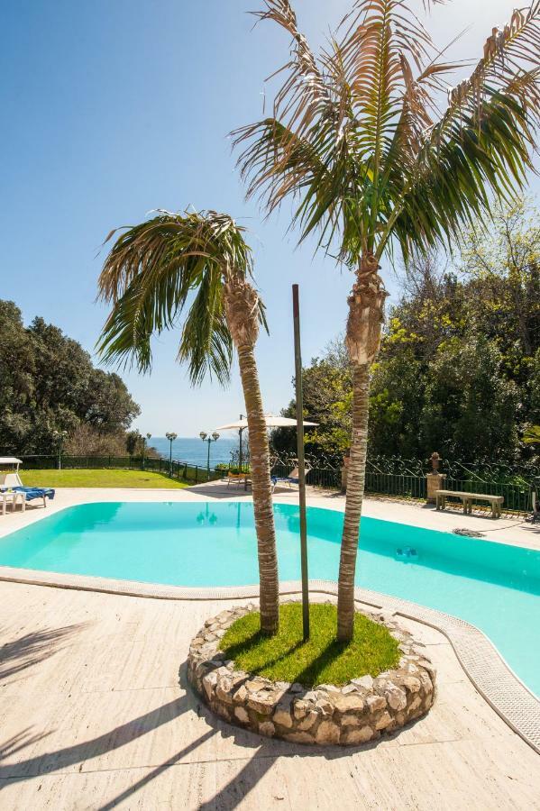 Holidays Naples Family - Pool In Front Of Capri Exteriér fotografie