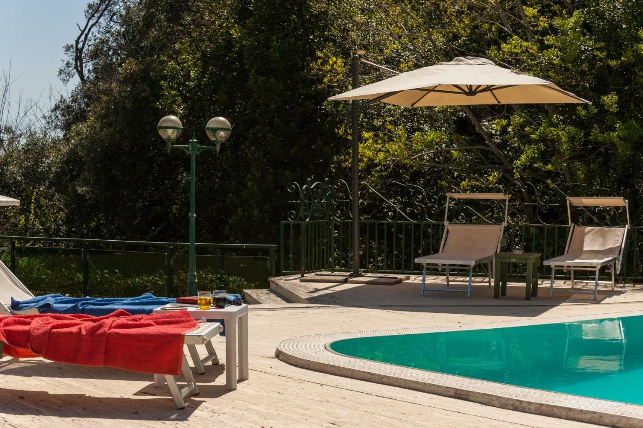 Holidays Naples Family - Pool In Front Of Capri Exteriér fotografie